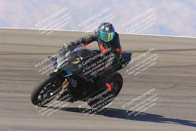 media/Nov-06-2023-Moto Forza (Mon) [[ce023d0744]]/4-Beginner Group/Session 2 (Bowl Tight Speed)/